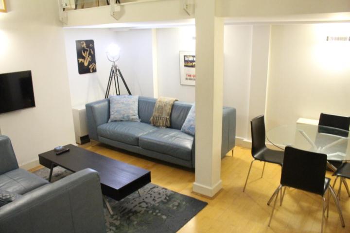 Central 2-Bed, 2-Bath Sanctuary Near Holborn Station, Covent Garden & West End London Kültér fotó
